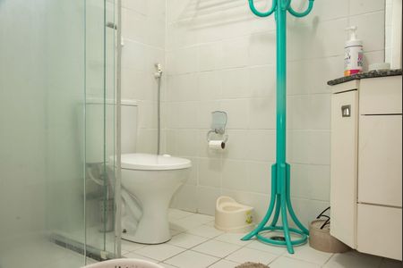 Apartamento à venda com 61m², 2 quartos e 2 vagasBanheiro da Suíte