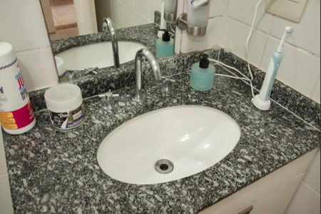 Apartamento à venda com 61m², 2 quartos e 2 vagasBanheiro da Suíte