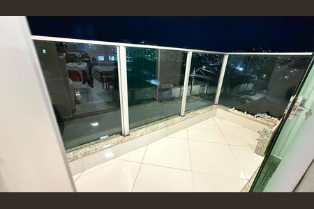 Apartamento à venda com 67m², 2 quartos e 1 vaga