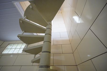 Apartamento para alugar com 48m², 1 quarto e 1 vaga Apartamento para alugar com 48m², 1 quarto e 1 vagaEscada para a suite