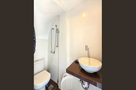 Apartamento à venda com 190m², 4 quartos e 3 vagas Apartamento à venda com 190m², 4 quartos e 3 vagasLavabo área externa