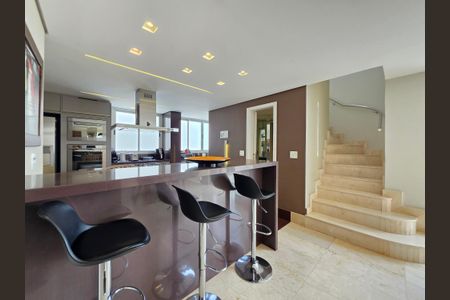 Apartamento à venda com 190m², 4 quartos e 3 vagas Apartamento à venda com 190m², 4 quartos e 3 vagasCozinha