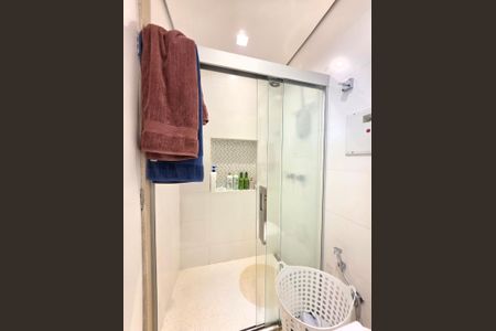 Apartamento à venda com 190m², 4 quartos e 3 vagas Apartamento à venda com 190m², 4 quartos e 3 vagasBanheiro Social