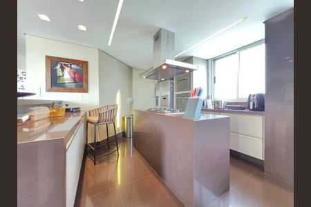 Apartamento à venda com 190m², 4 quartos e 3 vagas Apartamento à venda com 190m², 4 quartos e 3 vagasCozinha