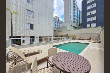 Apartamento à venda com 190m², 4 quartos e 3 vagas Apartamento à venda com 190m², 4 quartos e 3 vagasPiscina