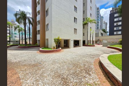 Apartamento à venda com 190m², 4 quartos e 3 vagas Apartamento à venda com 190m², 4 quartos e 3 vagasÁrea comum