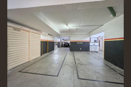 Apartamento à venda com 190m², 4 quartos e 3 vagas Apartamento à venda com 190m², 4 quartos e 3 vagasGaragens e Box