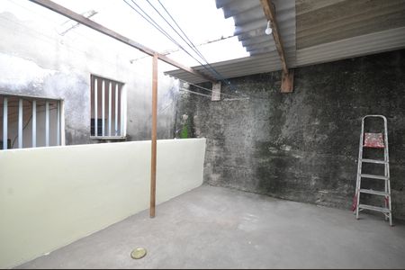 Vista do Quarto 2 de casa para alugar com 2 quartos, 80m² em Parque Ramos Freitas, São Paulo