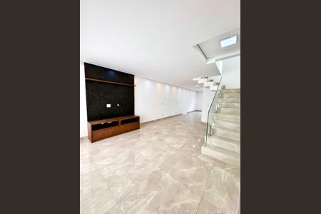 Casa de condomínio à venda com 110m², 3 quartos e 2 vagas