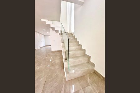 Casa de condomínio à venda com 110m², 3 quartos e 2 vagas