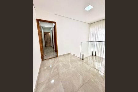 Casa de condomínio à venda com 110m², 3 quartos e 2 vagas