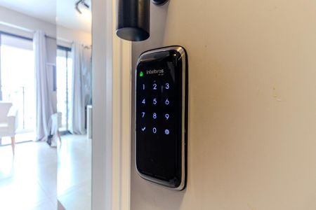 Studio para alugar com 30m², 1 quarto e sem vaga Studio para alugar com 30m², 1 quarto e sem vagaFechadura Eletrônica