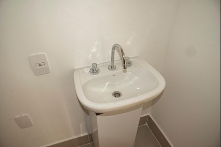 Banheiro de kitnet/studio à venda com 1 quarto, 25m² em Vila da Saúde, São Paulo