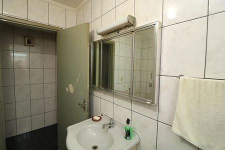 Casa à venda com 170m², 3 quartos e 2 vagasBanheiro 2