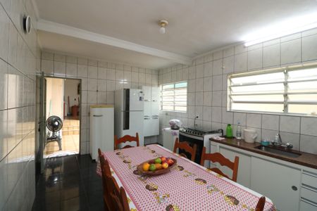 Casa à venda com 170m², 3 quartos e 2 vagasCozinha