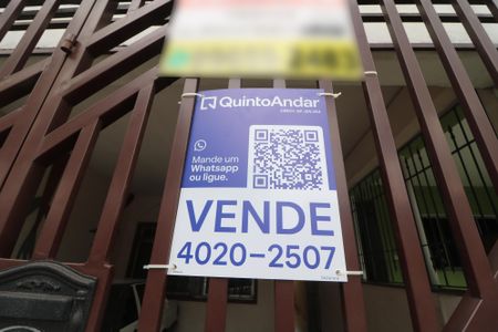 Casa à venda com 170m², 3 quartos e 2 vagasFachada
