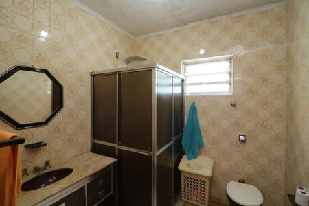 Casa à venda com 170m², 3 quartos e 2 vagasBanheiro