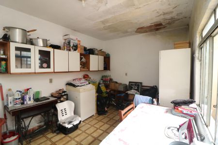 Casa à venda com 170m², 3 quartos e 2 vagasÁrea de Serviço