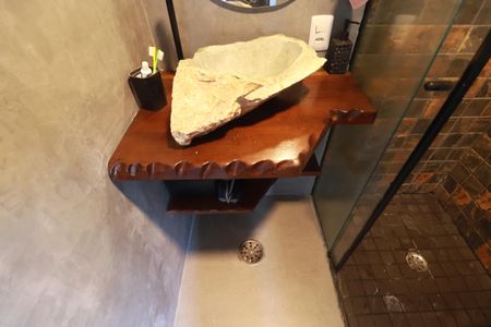 Banheiro de apartamento para alugar com 1 quarto, 34m² em Vila Amélia, Ribeirão Preto