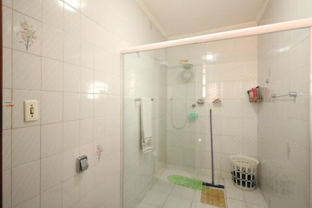 Casa à venda com 241m², 3 quartos e 3 vagasBanheiro da Suíte