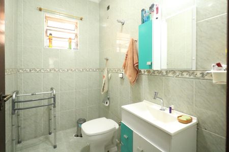 Casa à venda com 241m², 3 quartos e 3 vagasBanheiro 2