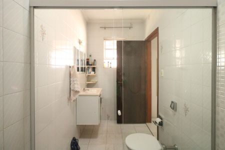 Casa à venda com 241m², 3 quartos e 3 vagasBanheiro da Suíte