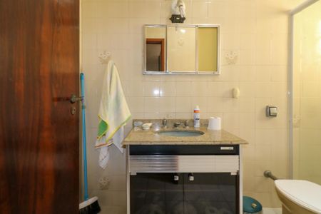 Casa à venda com 241m², 3 quartos e 3 vagasBanheiro