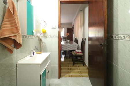 Casa à venda com 241m², 3 quartos e 3 vagasBanheiro 2