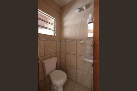 Casa à venda com 241m², 3 quartos e 3 vagasLavabo da Área Gourmet