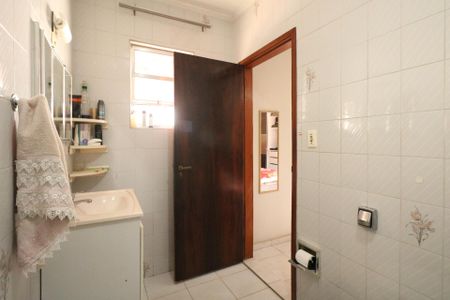 Casa à venda com 241m², 3 quartos e 3 vagasBanheiro da Suíte