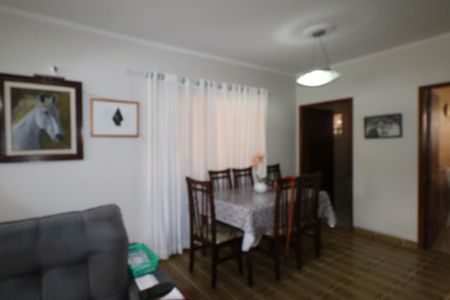 Casa à venda com 241m², 3 quartos e 3 vagasSala