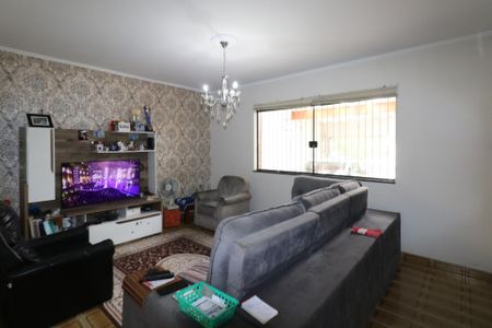 Casa à venda com 241m², 3 quartos e 3 vagasSala