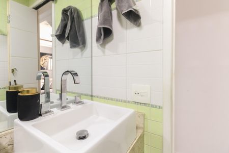 Apartamento à venda com 78m², 3 quartos e 2 vagas Apartamento à venda com 78m², 3 quartos e 2 vagasBanheiro Social