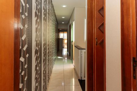 Casa para alugar com 135m², 3 quartos e 2 vagasCorredor dos quartos