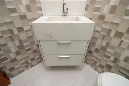 Casa para alugar com 135m², 3 quartos e 2 vagasBanheiro da Suíte