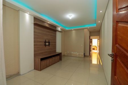 Sala de casa para alugar com 3 quartos, 135m² em Jardim Iva, São Paulo