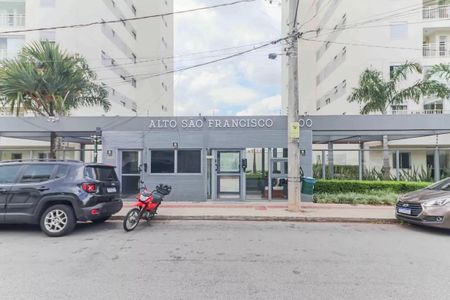 Apartamento para alugar com 65m², 2 quartos e 1 vagaFachada e portaria