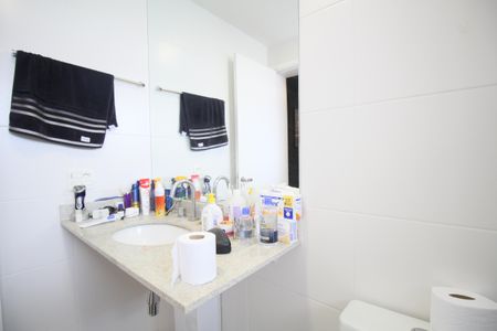 Apartamento à venda com 203m², 4 quartos e 3 vagasBanheiro 1