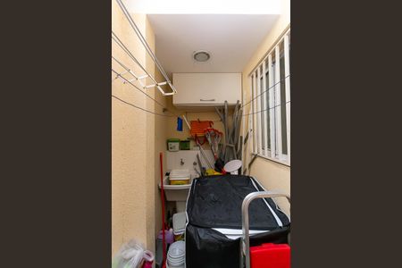 Casa de condomínio à venda com 65m², 2 quartos e 1 vagaÁrea de Serviço