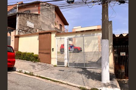 Casa de condomínio à venda com 65m², 2 quartos e 1 vagaFachada