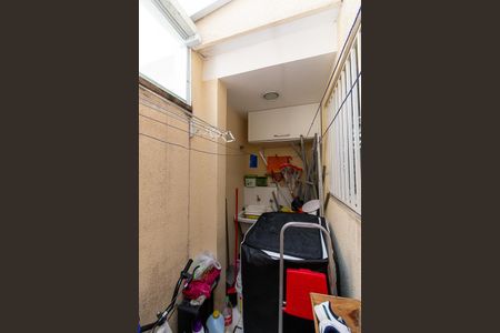 Casa de condomínio à venda com 65m², 2 quartos e 1 vagaÁrea de Serviço