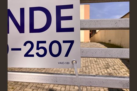 Casa de condomínio à venda com 65m², 2 quartos e 1 vagaPlaca instalada 