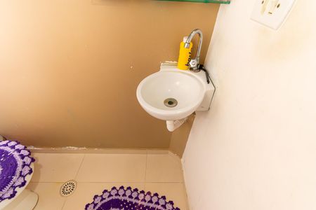 Casa de condomínio à venda com 65m², 2 quartos e 1 vagaLavabo