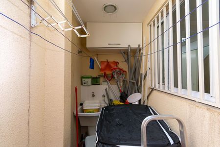 Casa de condomínio à venda com 65m², 2 quartos e 1 vagaÁrea de Serviço