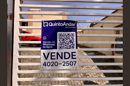 Casa de condomínio à venda com 65m², 2 quartos e 1 vagaPlaca instalada