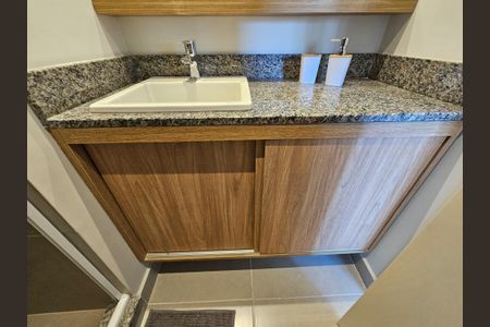 Studio para alugar com 30m², 1 quarto e 1 vaga Studio para alugar com 30m², 1 quarto e 1 vagaBanheiro