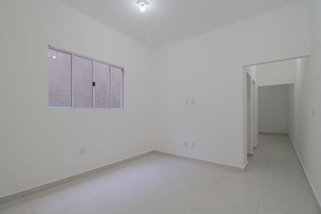 Sala de casa para alugar com 2 quartos, 70m² em Jardim Aracy, Mauá