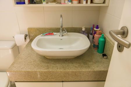 Apartamento para alugar com 70m², 3 quartos e 1 vagaBanheiro do Quarto Suíte