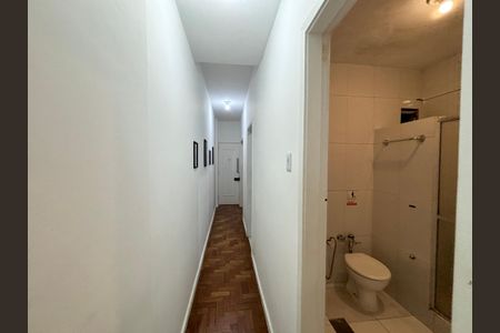 Sala/quarto - corredor de acesso de apartamento para alugar com 1 quarto, 50m² em Copacabana, Rio de Janeiro