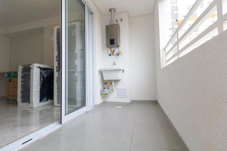 Apartamento para alugar com 42m², 2 quartos e 1 vagaÁrea de Serviço e varanda